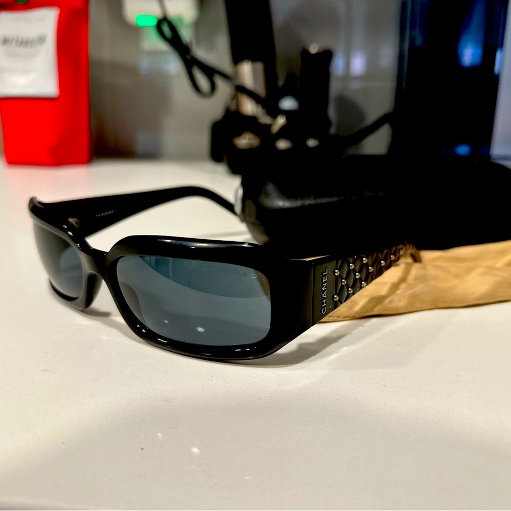 VINTAGE CHANEL SUNGLASSES